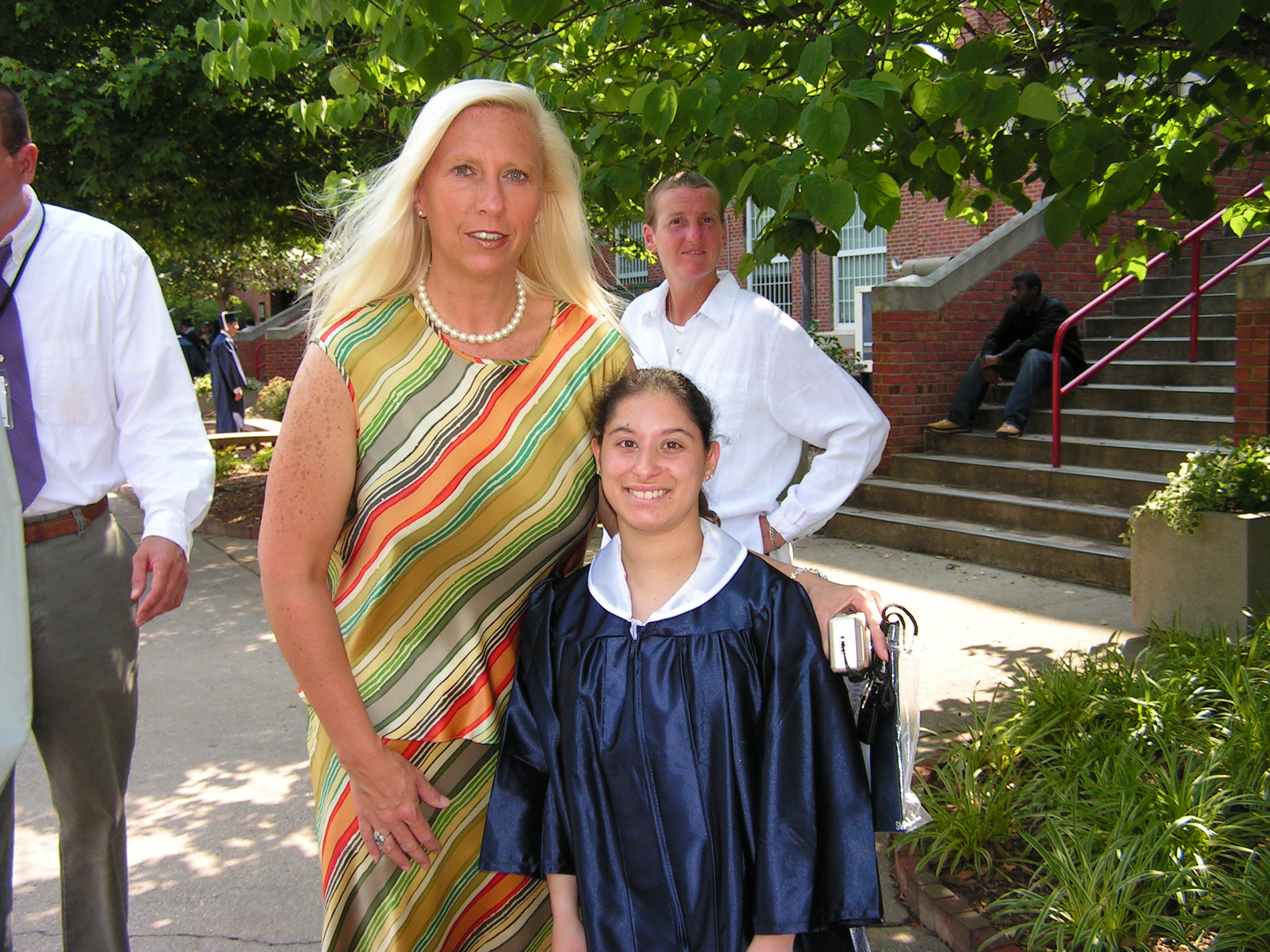 ./2006/Monica's Graduation/GraduationMonica6-9 0004.JPG